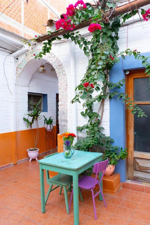 Hostal Zeballos Tarija Eksteriør bilde