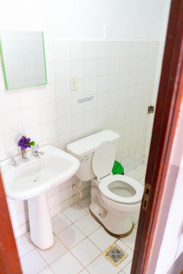 Hostal Zeballos Tarija Eksteriør bilde