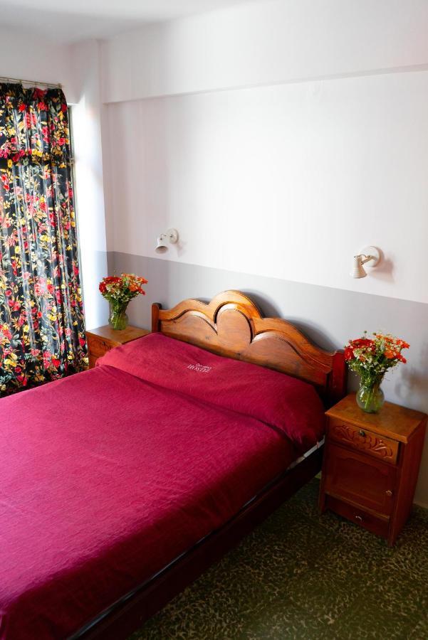 Hostal Zeballos Tarija Eksteriør bilde