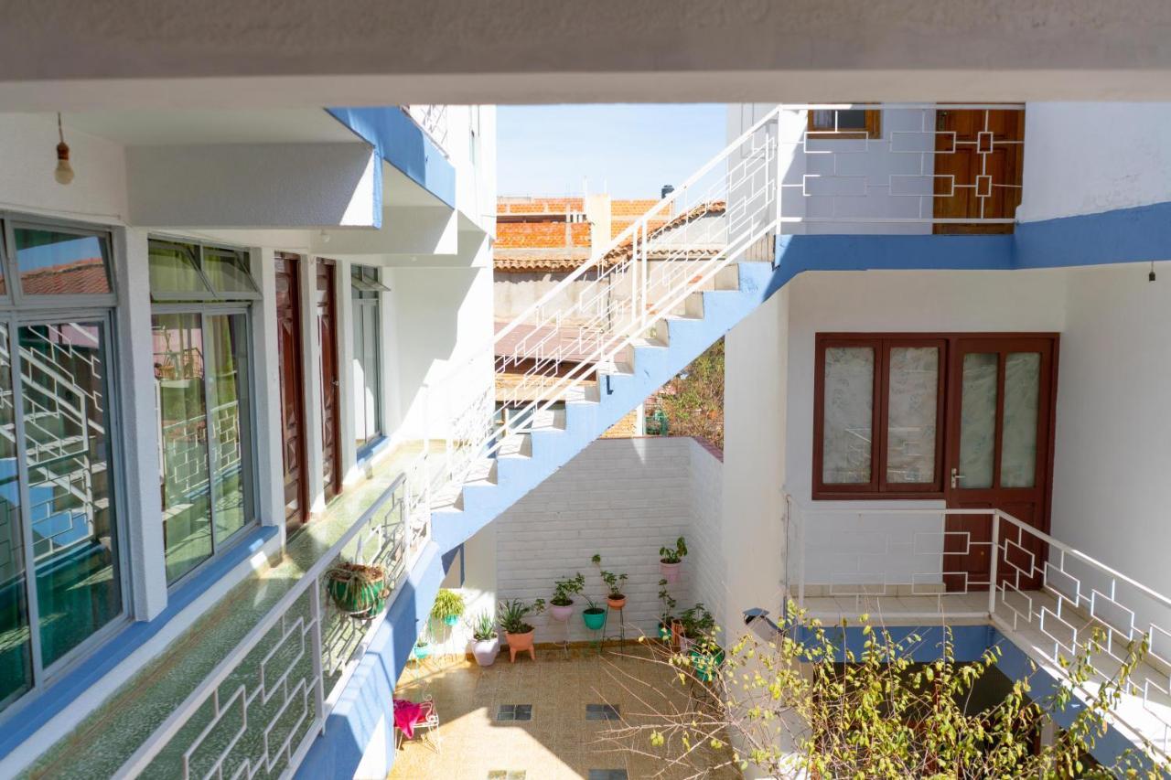 Hostal Zeballos Tarija Eksteriør bilde