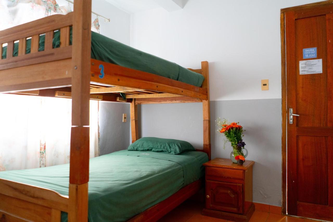 Hostal Zeballos Tarija Eksteriør bilde