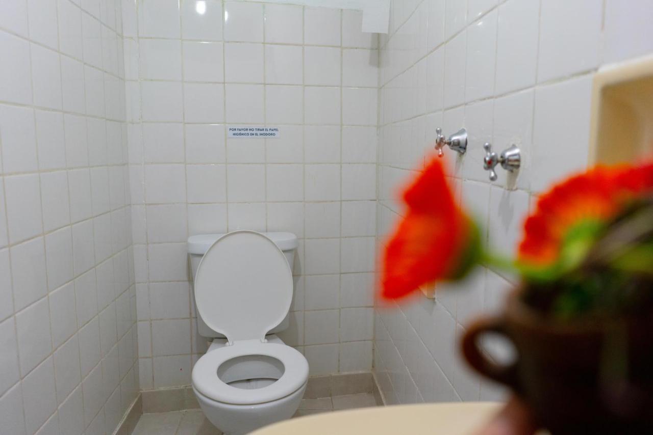 Hostal Zeballos Tarija Eksteriør bilde