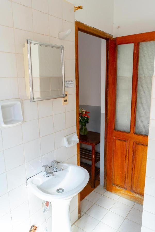 Hostal Zeballos Tarija Eksteriør bilde